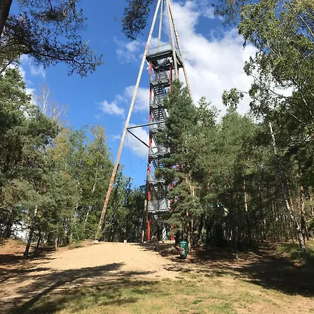 Moderne Mit Terrasse, Pool, Wallbox&spielplatz In Den Götzer Bergen - Ideal Für Ihren Berlin-besuch Und Auch Für Gruppen Bis Zu 40 Personen Geeignet