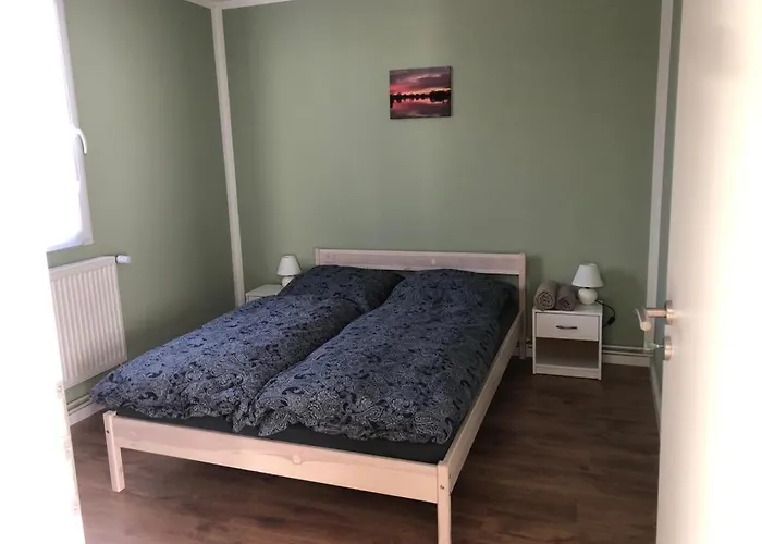 Moderne Mit Terrasse, Pool, Wallbox & Spielplatz In Den Goetzer Bergen - Ideal Fuer Ihren Berlin-besuch Und Auch Fuer Gruppen Bis Zu 40 Personen Geeignet * Groß Kreutz