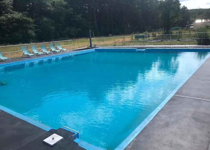 شقة Moderne Mit Terrasse, Pool, Wallbox & Spielplatz In Den Goetzer Bergen - Ideal Fuer Ihren Berlin-besuch Und Auch Fuer Gruppen Bis Zu 40 Personen Geeignet Groß Kreutz